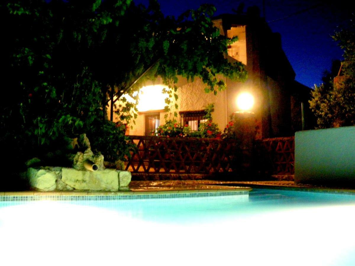 Alojamiento Rural El Agueelo Huelma ภายนอก รูปภาพ